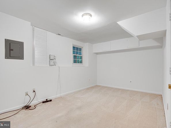 1374 Carpers Farm Way, Vienna VA 22182