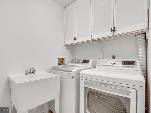1374 Carpers Farm Way, Vienna VA 22182