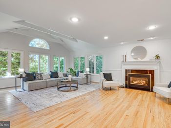 1374 Carpers Farm Way