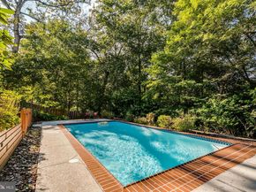1374 Carpers Farm Way, Vienna VA 22182