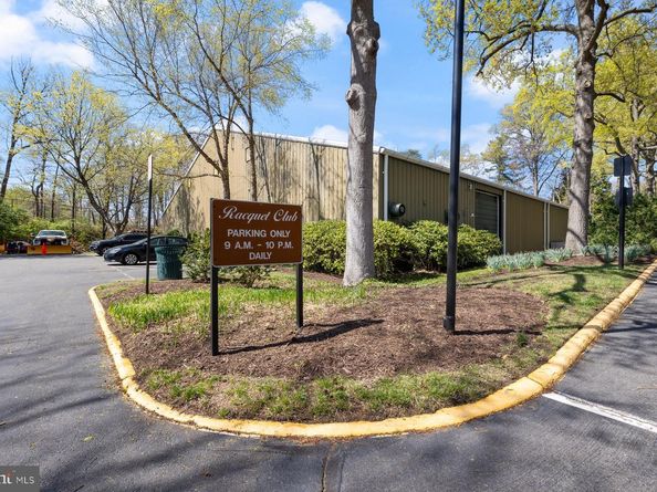 203 Yoakum Parkway 1206, Alexandria VA 22304