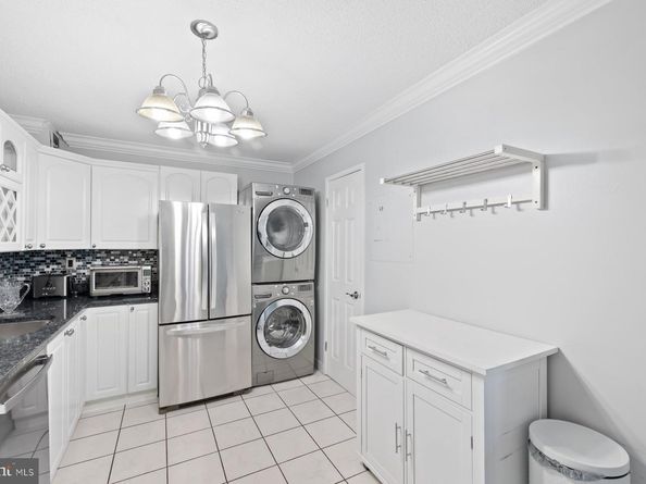 203 Yoakum Parkway 1206, Alexandria VA 22304
