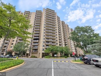 203 Yoakum Parkway