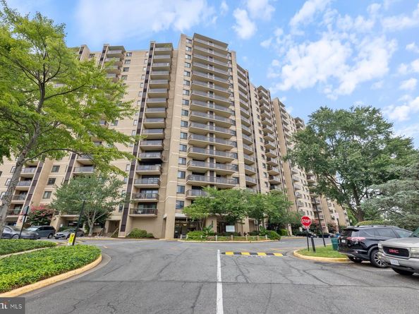 203 Yoakum Parkway 1206, Alexandria VA 22304
