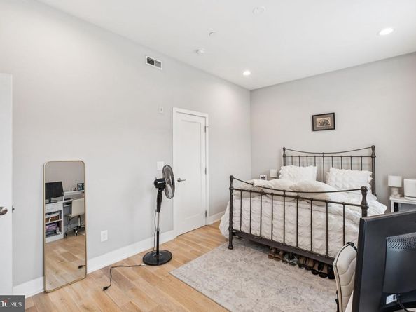 1516 Green Street, Philadelphia PA 19130