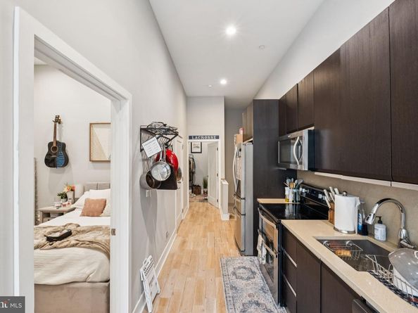 1516 Green Street, Philadelphia PA 19130