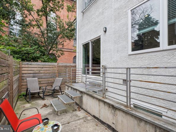 1516 Green Street, Philadelphia PA 19130