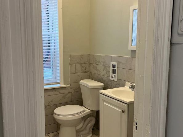 1926 W Diamond Street, Philadelphia PA 19121