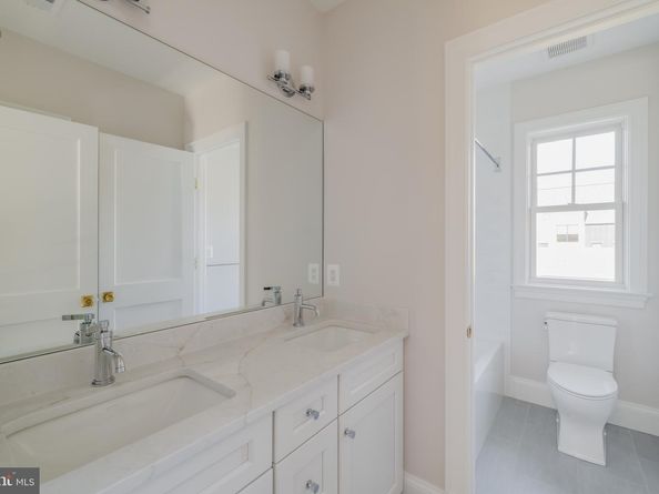 632 N Kenmore Street, Arlington VA 22201