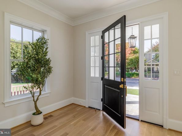 632 N Kenmore Street, Arlington VA 22201