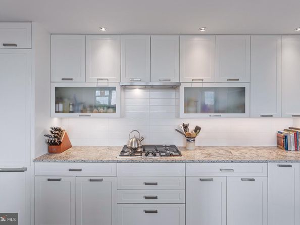 4960 Fairmont Avenue 807, Bethesda MD 20814