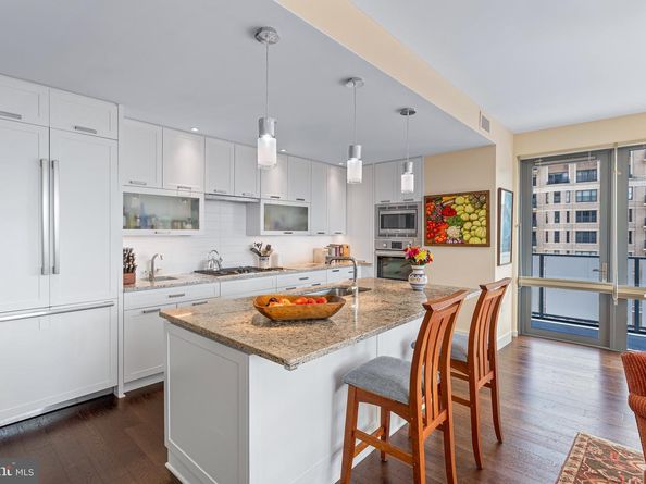 4960 Fairmont Avenue 807, Bethesda MD 20814