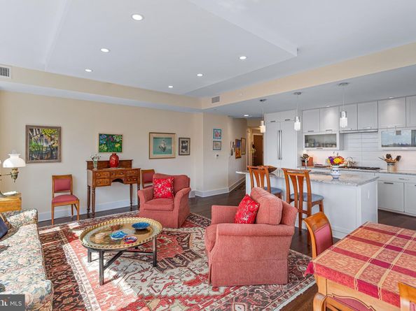 4960 Fairmont Avenue 807, Bethesda MD 20814