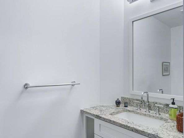 4960 Fairmont Avenue 807, Bethesda MD 20814