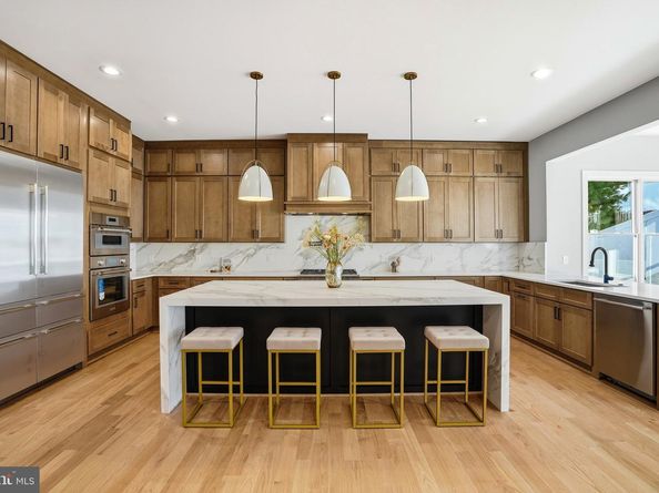 7306 Sportsman Drive, Falls Church VA 22043