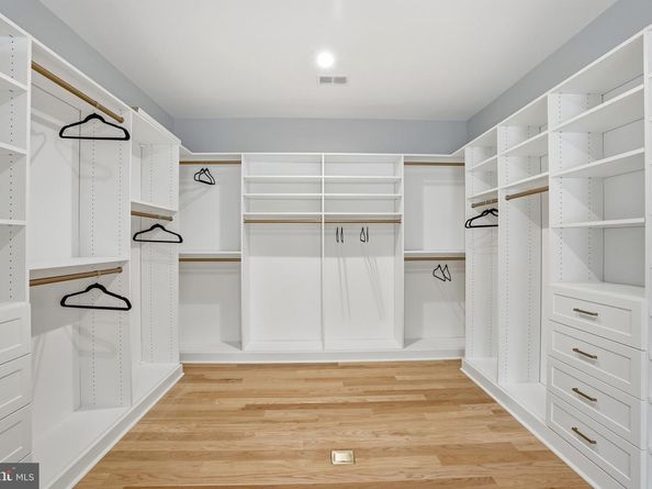 7306 Sportsman Drive, Falls Church VA 22043