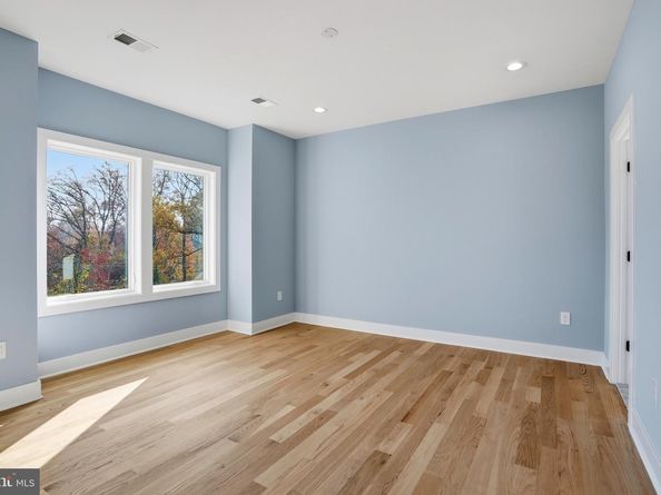 7306 Sportsman Drive, Falls Church VA 22043