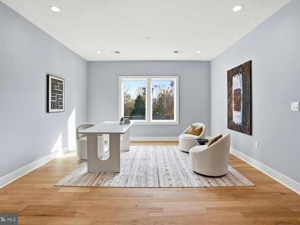 7306 Sportsman Drive, Falls Church VA 22043