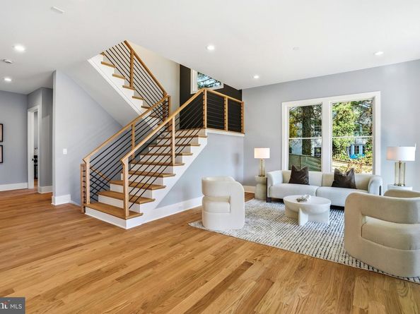 7306 Sportsman Drive, Falls Church VA 22043