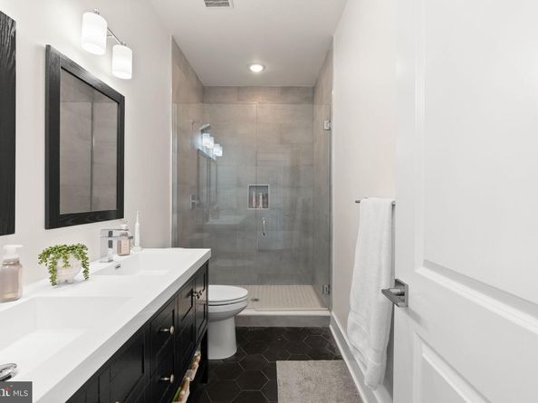 1102 N 2nd Street B, Philadelphia PA 19123