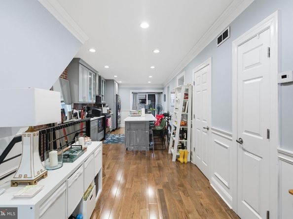 1727 S 4TH Street 1, Philadelphia PA 19148