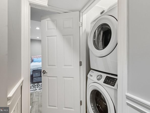 1727 S 4TH Street 1, Philadelphia PA 19148