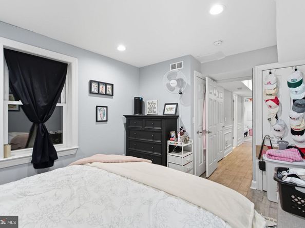 1727 S 4TH Street 1, Philadelphia PA 19148