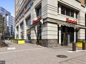 900 N Taylor Street 90406, Arlington VA 22203