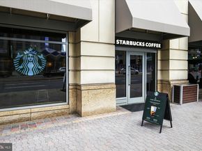 900 N Taylor Street 90406, Arlington VA 22203