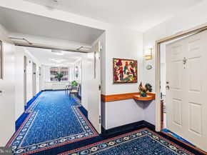 900 N Taylor Street 90406, Arlington VA 22203