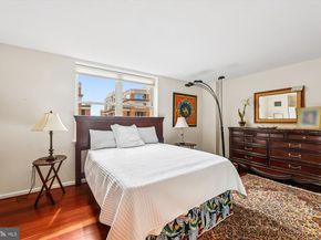 900 N Taylor Street 90406, Arlington VA 22203