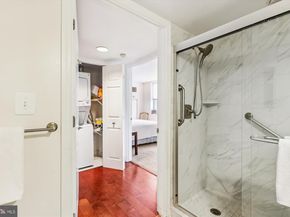 900 N Taylor Street 90406, Arlington VA 22203
