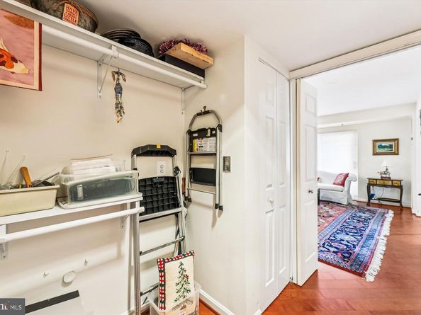 900 N Taylor Street 90406, Arlington VA 22203
