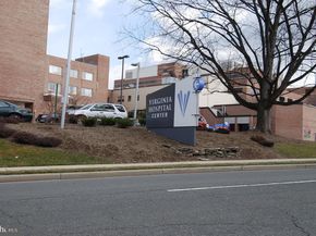 900 N Taylor Street 90406, Arlington VA 22203