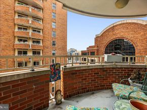 900 N Taylor Street 90406, Arlington VA 22203