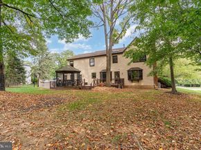 1504 Wynnemoor Way, Fort Washington PA 19034