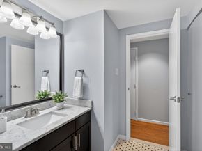 1530 Key Boulevard 327, Arlington VA 22209