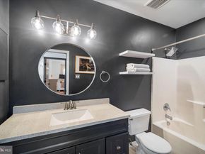 275 S Pickett Street 102, Alexandria VA 22304