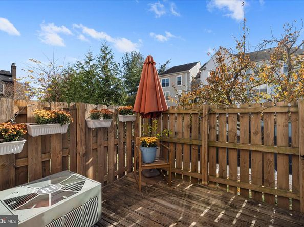 275 S Pickett Street 102, Alexandria VA 22304