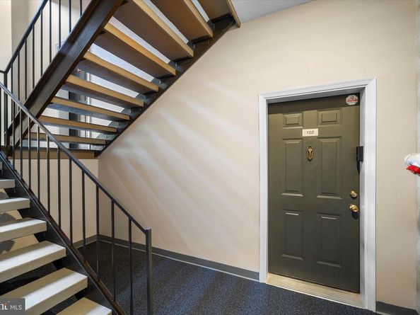 275 S Pickett Street 102, Alexandria VA 22304