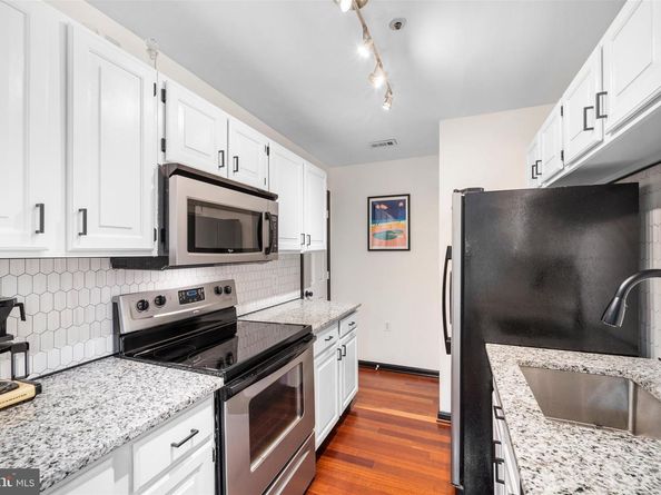 275 S Pickett Street 102, Alexandria VA 22304