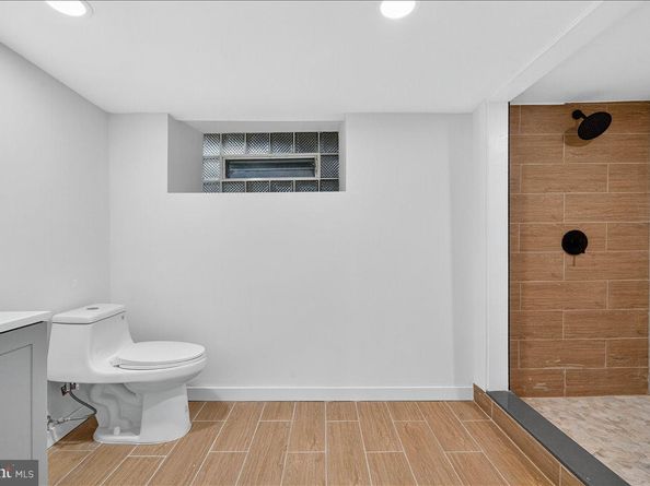 6737 N Smedley Street, Philadelphia PA 19126