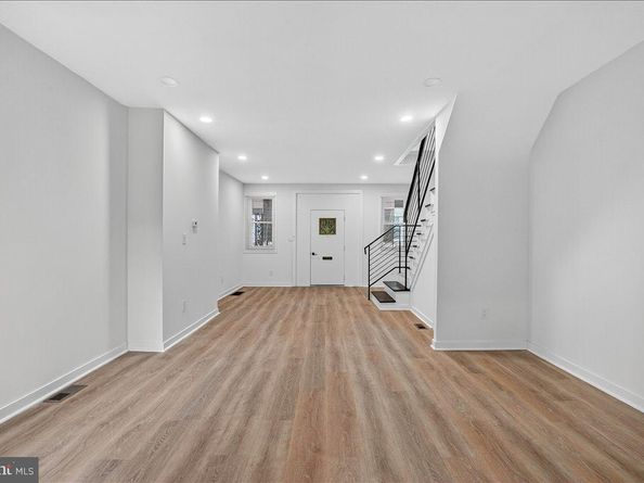 6737 N Smedley Street, Philadelphia PA 19126