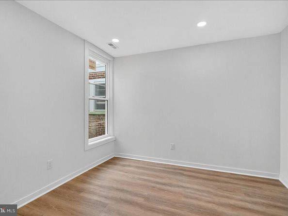 6737 N Smedley Street, Philadelphia PA 19126