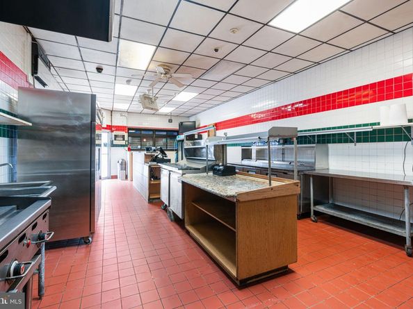 6452 Lansdowne Avenue, Philadelphia PA 19151