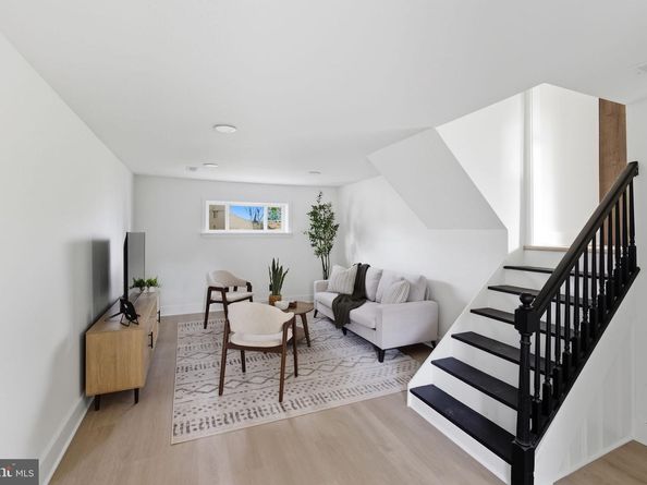 166 N Hawthorne Avenue, Langhorne PA 19047