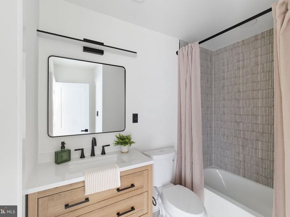 166 N Hawthorne Avenue, Langhorne PA 19047