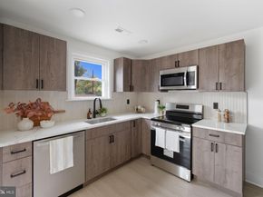 166 N Hawthorne Avenue, Langhorne PA 19047