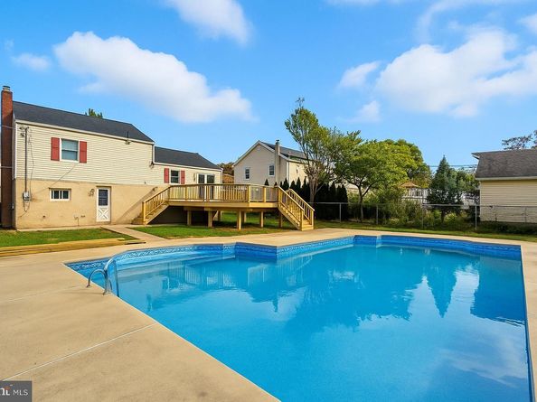 166 N Hawthorne Avenue, Langhorne PA 19047