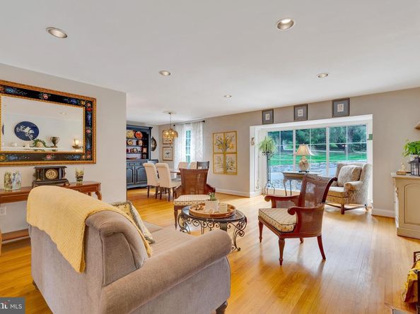 506 Dogwood Lane, Conshohocken PA 19428